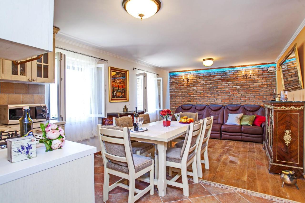 Вілла Stone House San Pelegrin Вела-Лука Екстер'єр фото