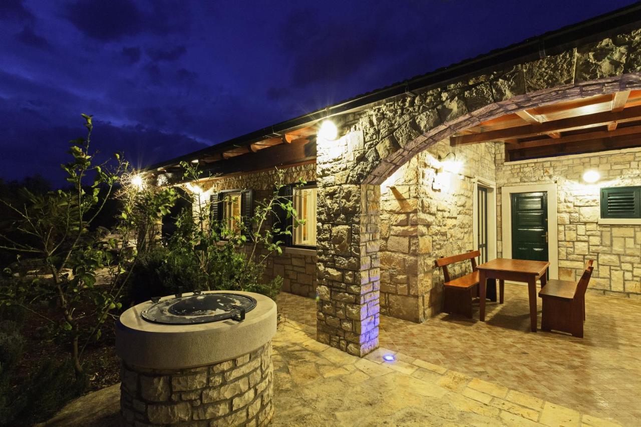 Вілла Stone House San Pelegrin Вела-Лука Екстер'єр фото